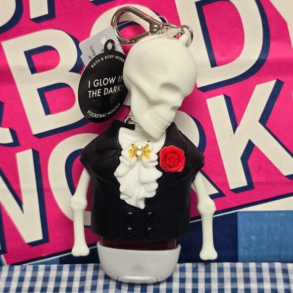 BBW Glow In The Dark Dapper Skeleton Pocketbac Holder & Winterberry Ice Refill - Picture 2 of 3